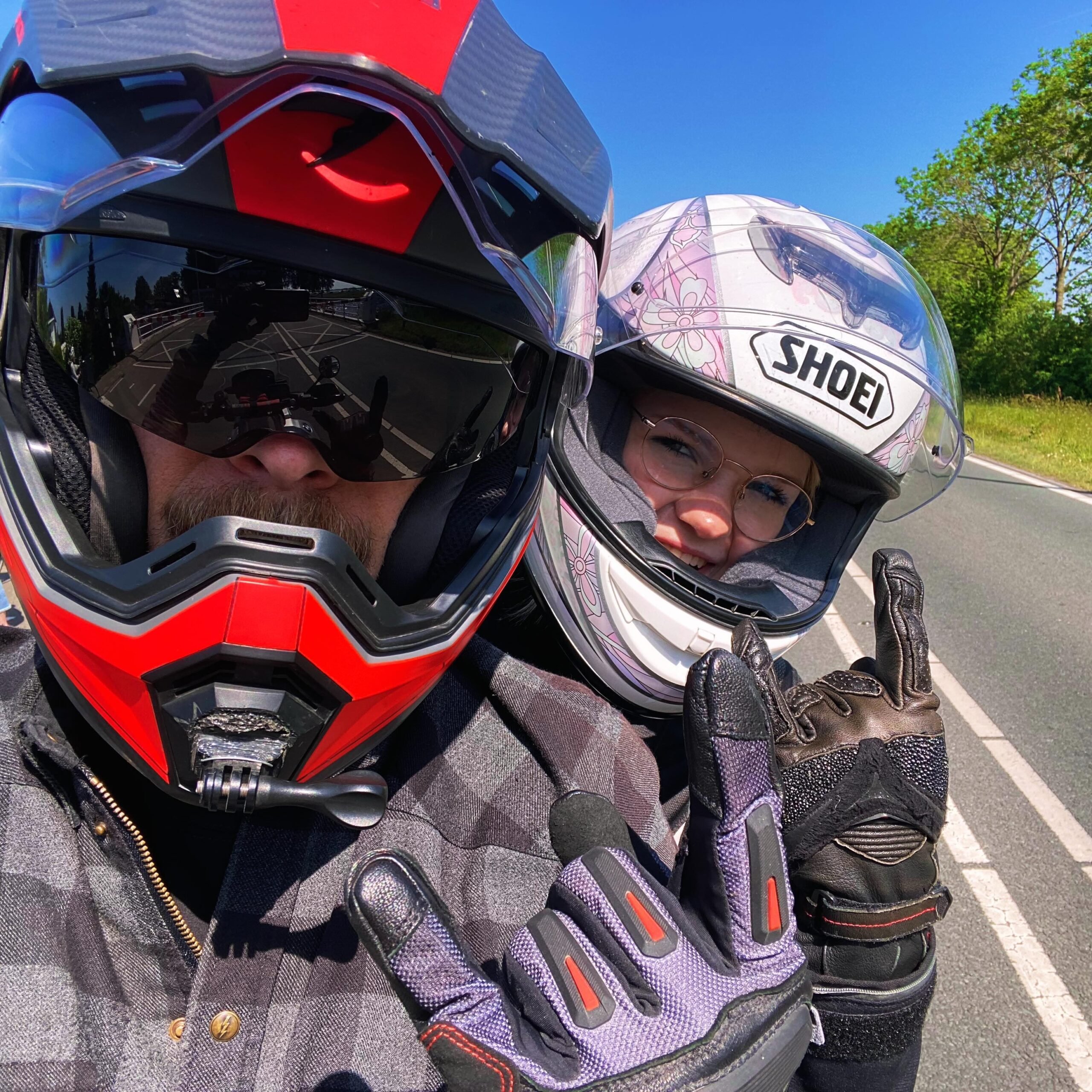 Rondje cruisen met die kleine blonde. #braaap #makelifearide #motorcycle #cruising #sundayfunday #heydezonschijnt #debrugisopen #weerribben #dewieden #dewiedenweerribben @lentetoerse